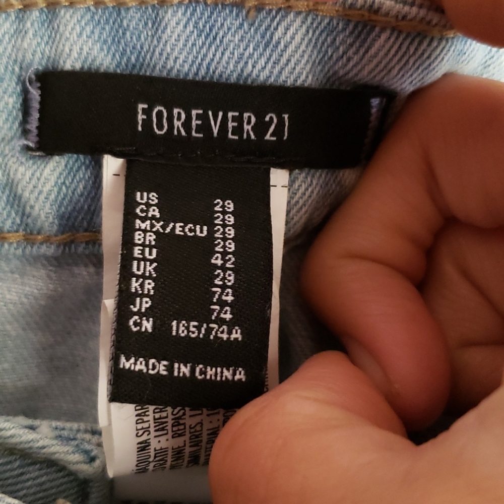 Light Blue Wash & White - •F21• | Rawhem Shorts - Picture 2 of 8